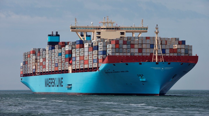 Grootste schip ter wereld komt aan in Rotterdam